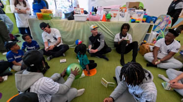 Davis Martin joins HelloBaby volunteer event 