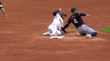Twins execute double play after review