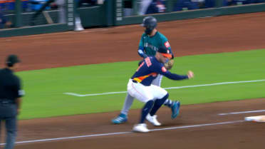 Julio Rodríguez and Christian Walker collide