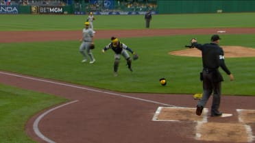 William Contreras' great spinning throw